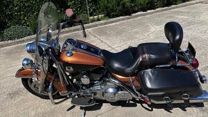 Harley-Davidson Road King CVO (2008) - FLHRSE4 