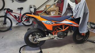 KTM 690 SMC R (2023 - 25) usata