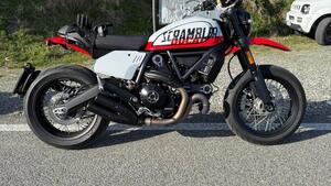 Ducati Scrambler 800 Urban Motard (2022) 