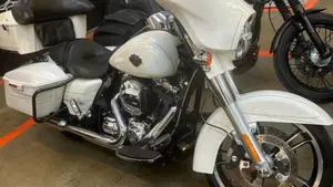 Harley-Davidson 1690 Street Glide Special (2014 - 16) - FLHX  (4)
