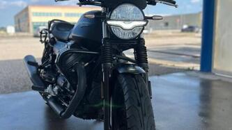 Moto Guzzi V7 Stone (2021 - 24)