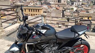 Ducati Monster 937 + (2021 - 25) usata
