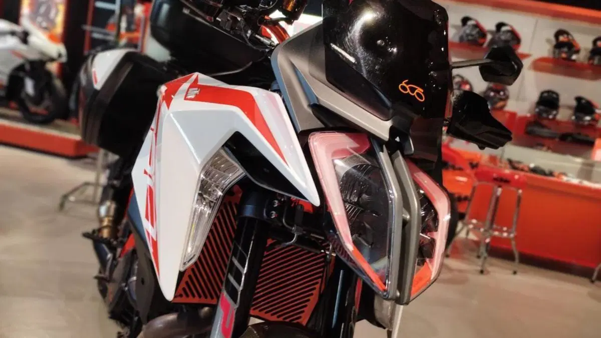 KTM 1290 Super Duke GT (2019 - 20)  (3)