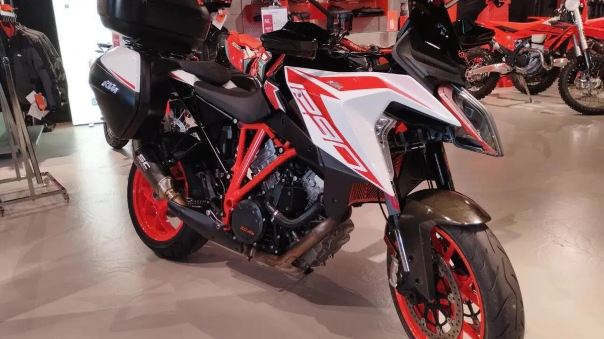 KTM 1290 Super Duke GT (2019 - 20)  (2)