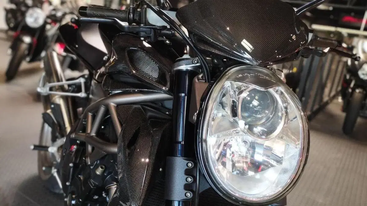 MV Agusta Brutale 990 R (2009 - 12)  (3)