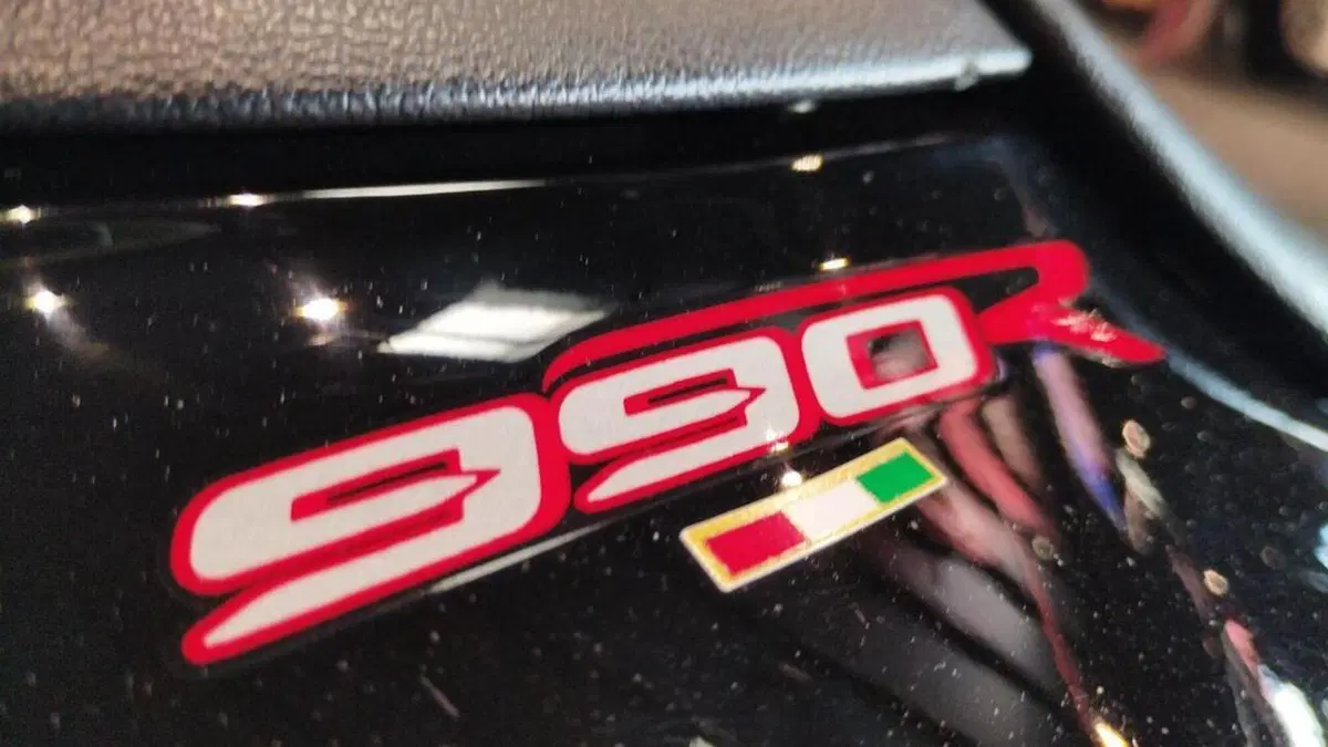 MV Agusta Brutale 990 R (2009 - 12)  (8)