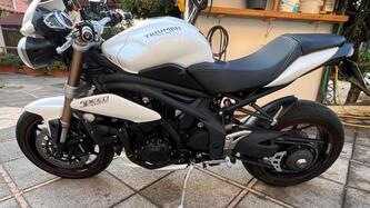 Triumph Speed Triple 1050 ABS (2011 - 15)