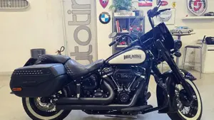 Harley-Davidson 114 Heritage Classic (2018 - 20) - FLHCS 