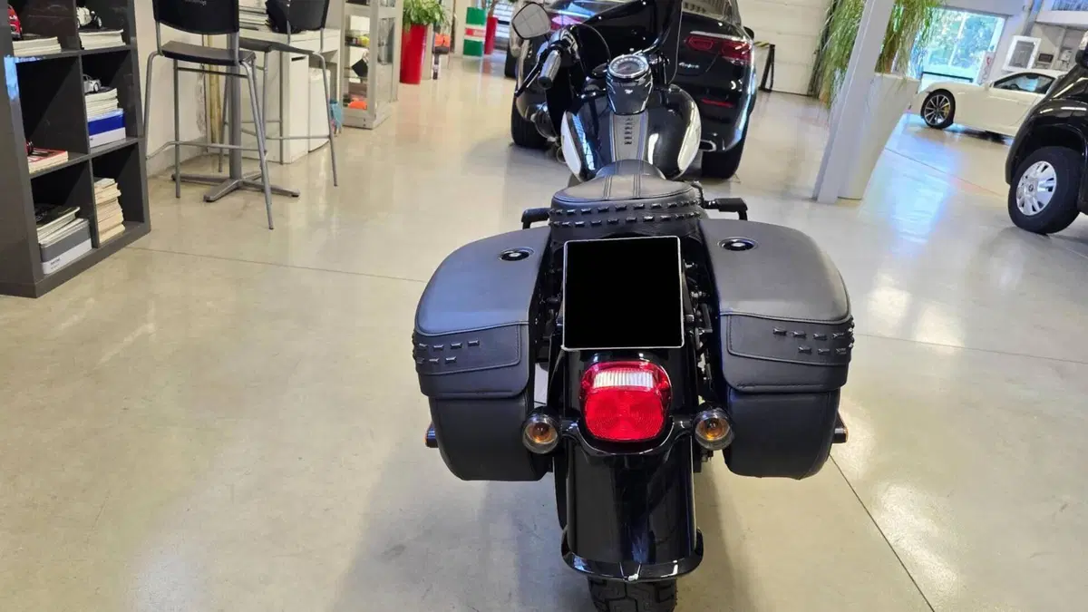 Harley-Davidson 114 Heritage Classic (2018 - 20) - FLHCS  (7)