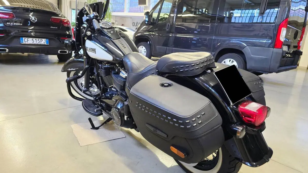 Harley-Davidson 114 Heritage Classic (2018 - 20) - FLHCS  (13)