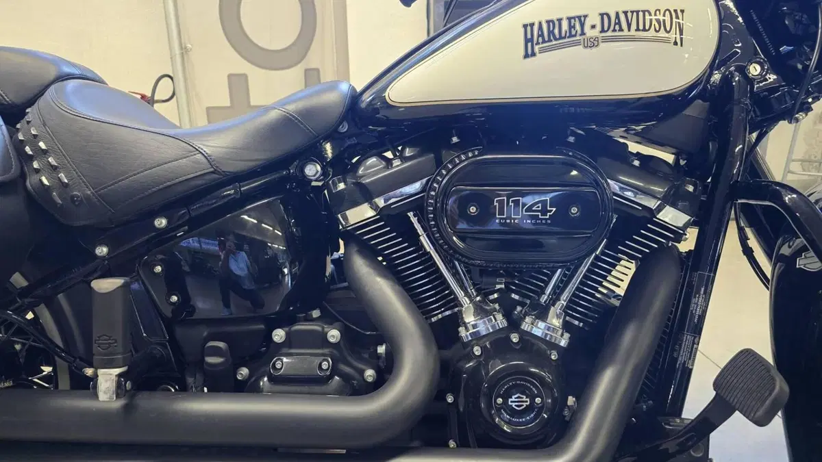 Harley-Davidson 114 Heritage Classic (2018 - 20) - FLHCS  (15)