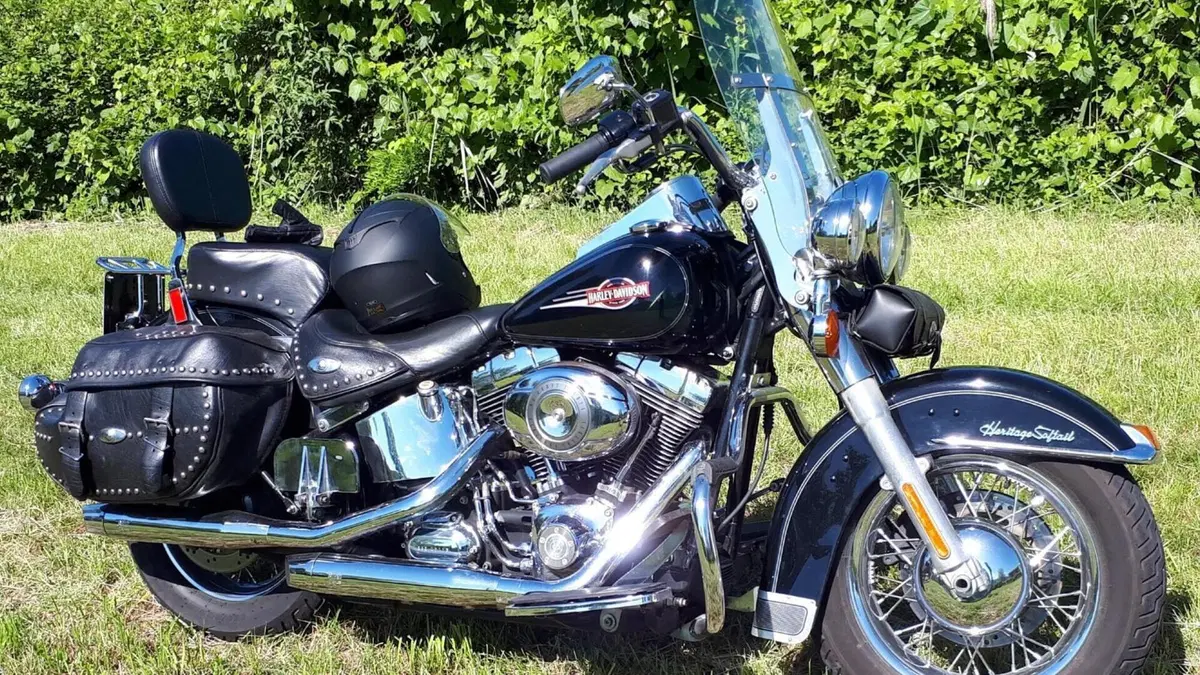 Harley-Davidson 1584 Heritage Classic (2008 - 10) - FLSTC  (2)