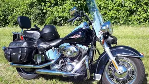 Harley-Davidson 1584 Heritage Classic (2008 - 10) - FLSTC  (2)