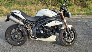 Triumph Speed Triple 1050 ABS (2011 - 15) 