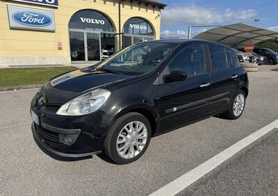 Renault Clio 1.2 16V 5 porte Le Iene usata
