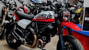 Ducati Scrambler 800 Urban Motard (2022) 