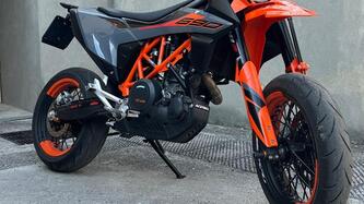 KTM 690 SMC R (2021 - 22) usata