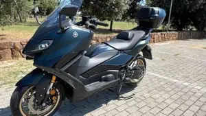 Yamaha T-Max 560 Tech Max (2022 - 24)  (2)
