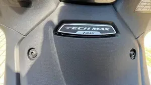 Yamaha T-Max 560 Tech Max (2022 - 24)  (10)