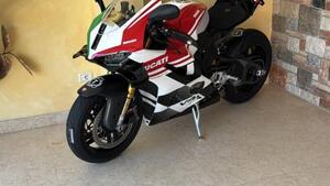 Ducati Panigale V4 Tricolore Italia (2025) 