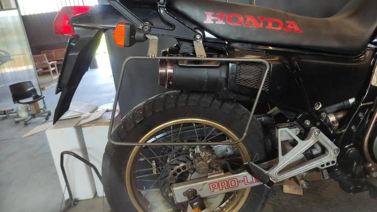 Honda NX 650 Dominator (1988 - 90)  (9)