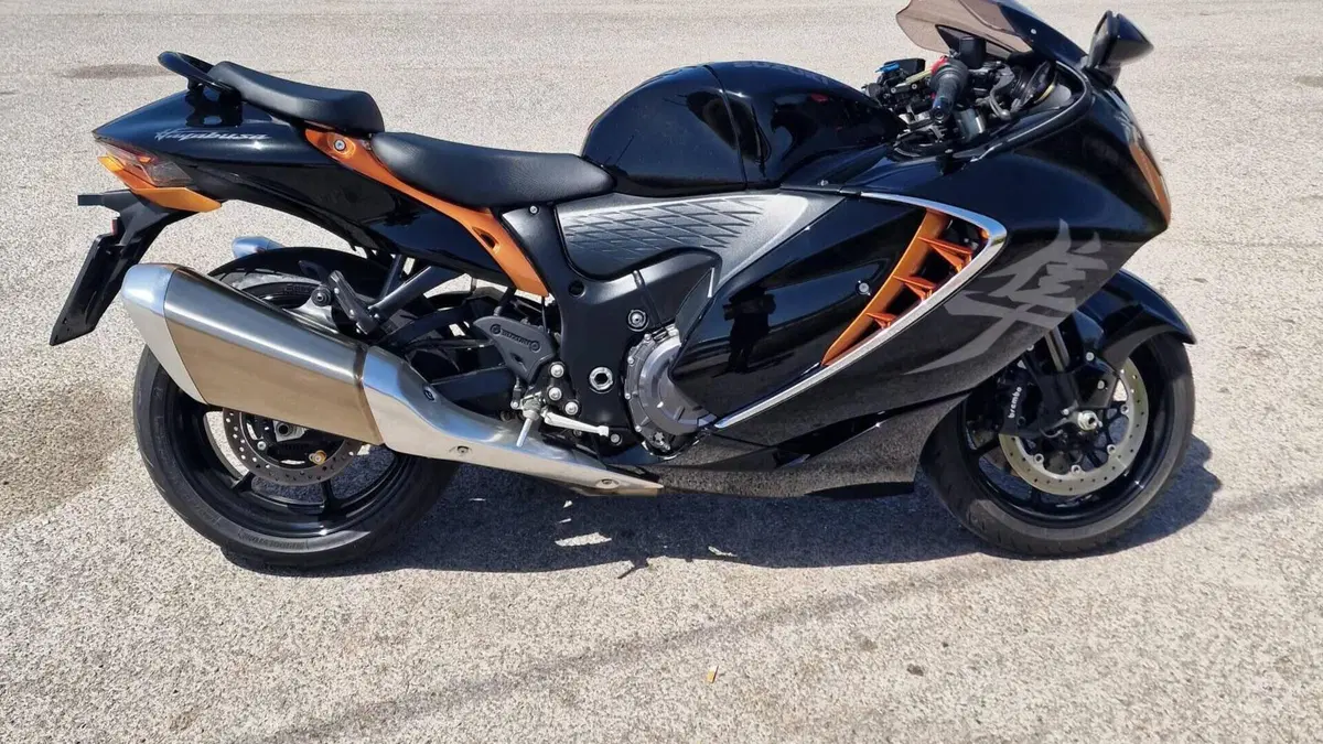 Suzuki GSX 1300 R Hayabusa (2021 - 24)  (2)
