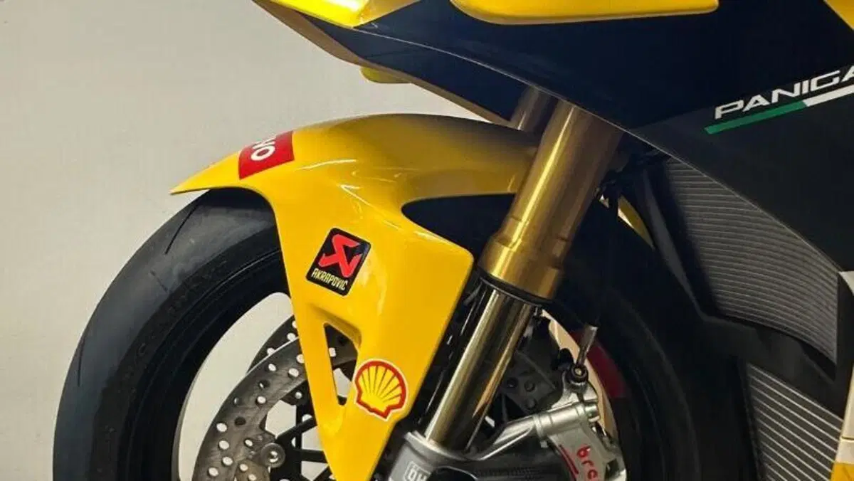Ducati Panigale V4 Bagnaia 2023 World Champion Replica (2024)  (3)