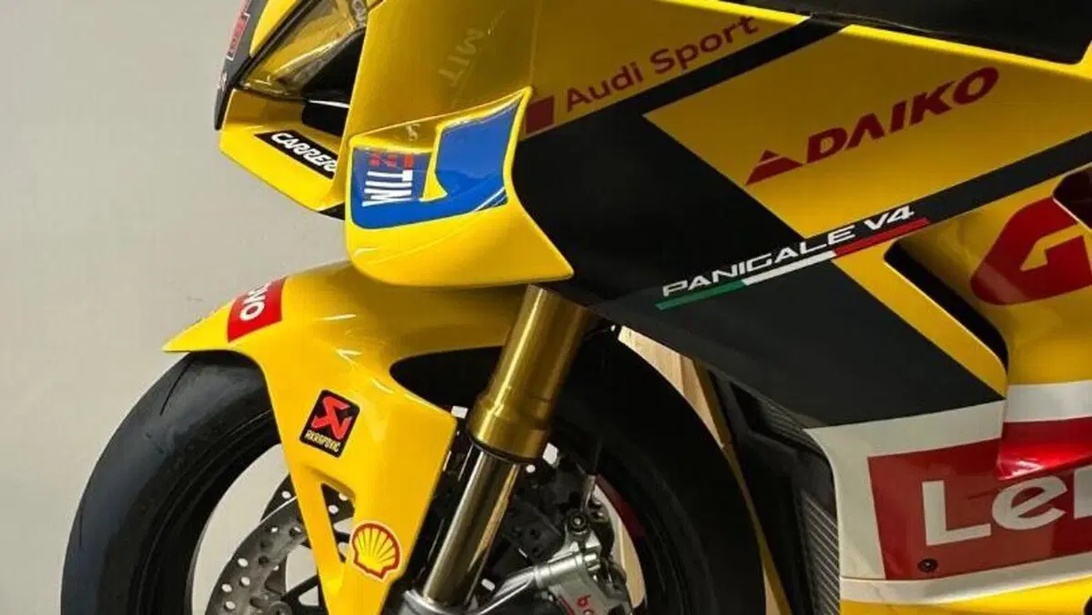 Ducati Panigale V4 Bagnaia 2023 World Champion Replica (2024)  (4)