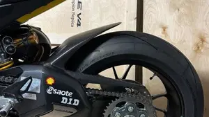 Ducati Panigale V4 Bagnaia 2023 World Champion Replica (2024)  (7)