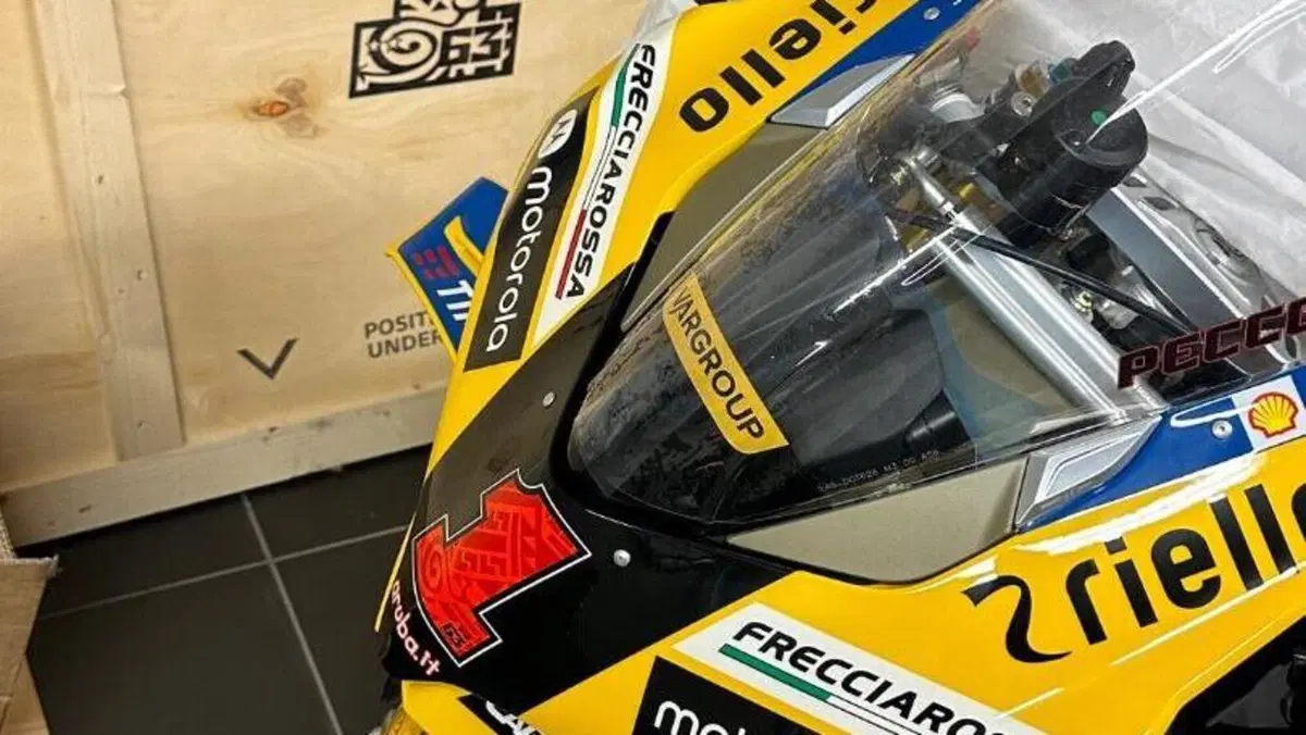 Ducati Panigale V4 Bagnaia 2023 World Champion Replica (2024)  (8)