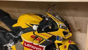 Ducati Panigale V4 Bagnaia 2023 World Champion Replica (2024)  (9)