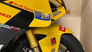 Ducati Panigale V4 Bagnaia 2023 World Champion Replica (2024)  (10)