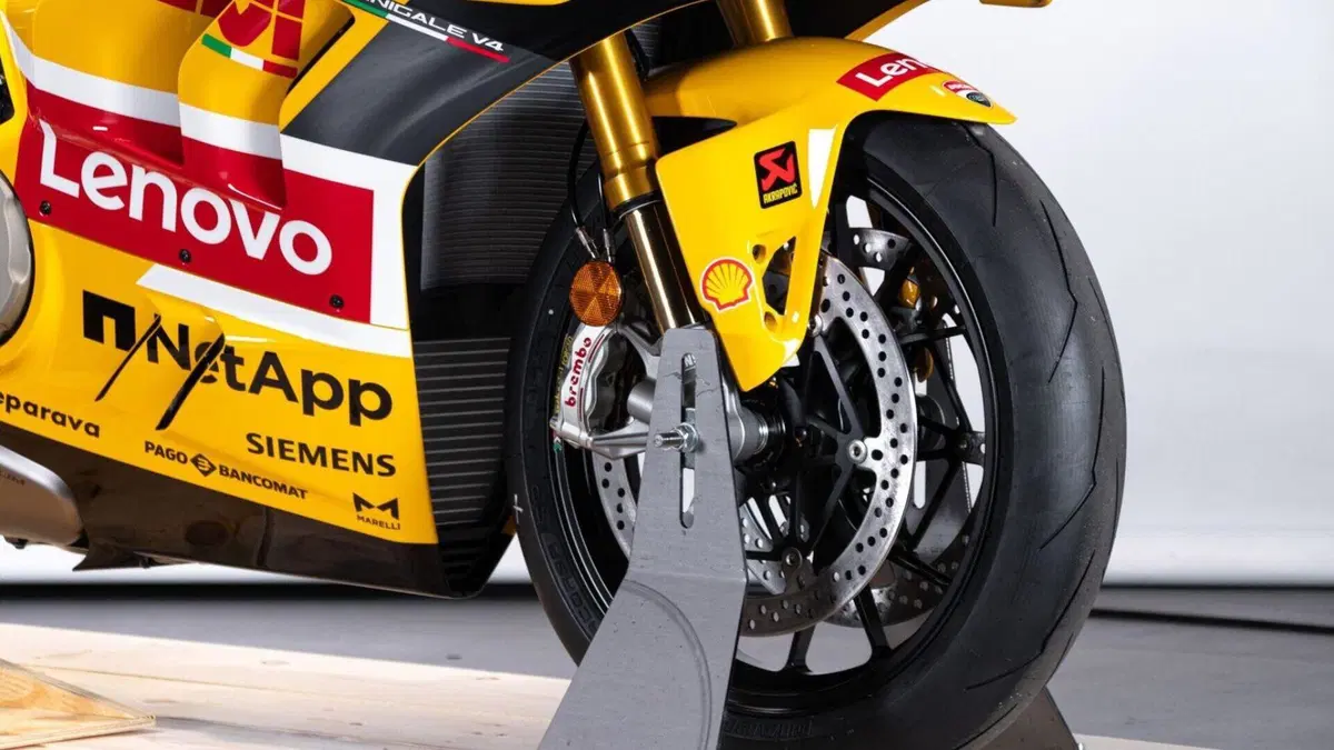 Ducati Panigale V4 Bagnaia 2023 World Champion Replica (2024)  (14)