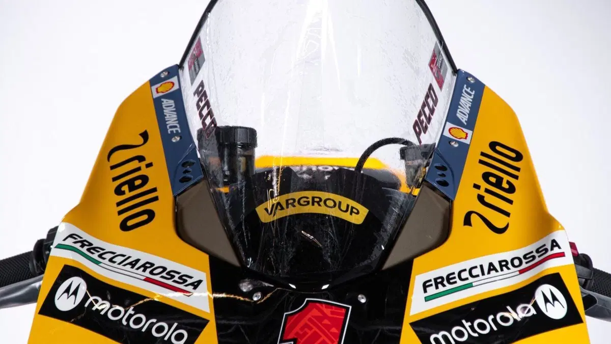 Ducati Panigale V4 Bagnaia 2023 World Champion Replica (2024)  (19)