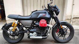 Moto Guzzi V7 III Carbon (2018 - 20) usata