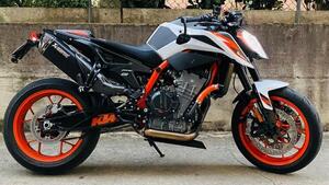 KTM 890 Duke R (2021) 