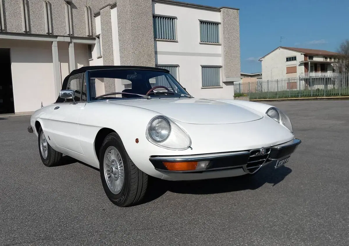 Alfa Romeo Spider 2000 veloce  (2)