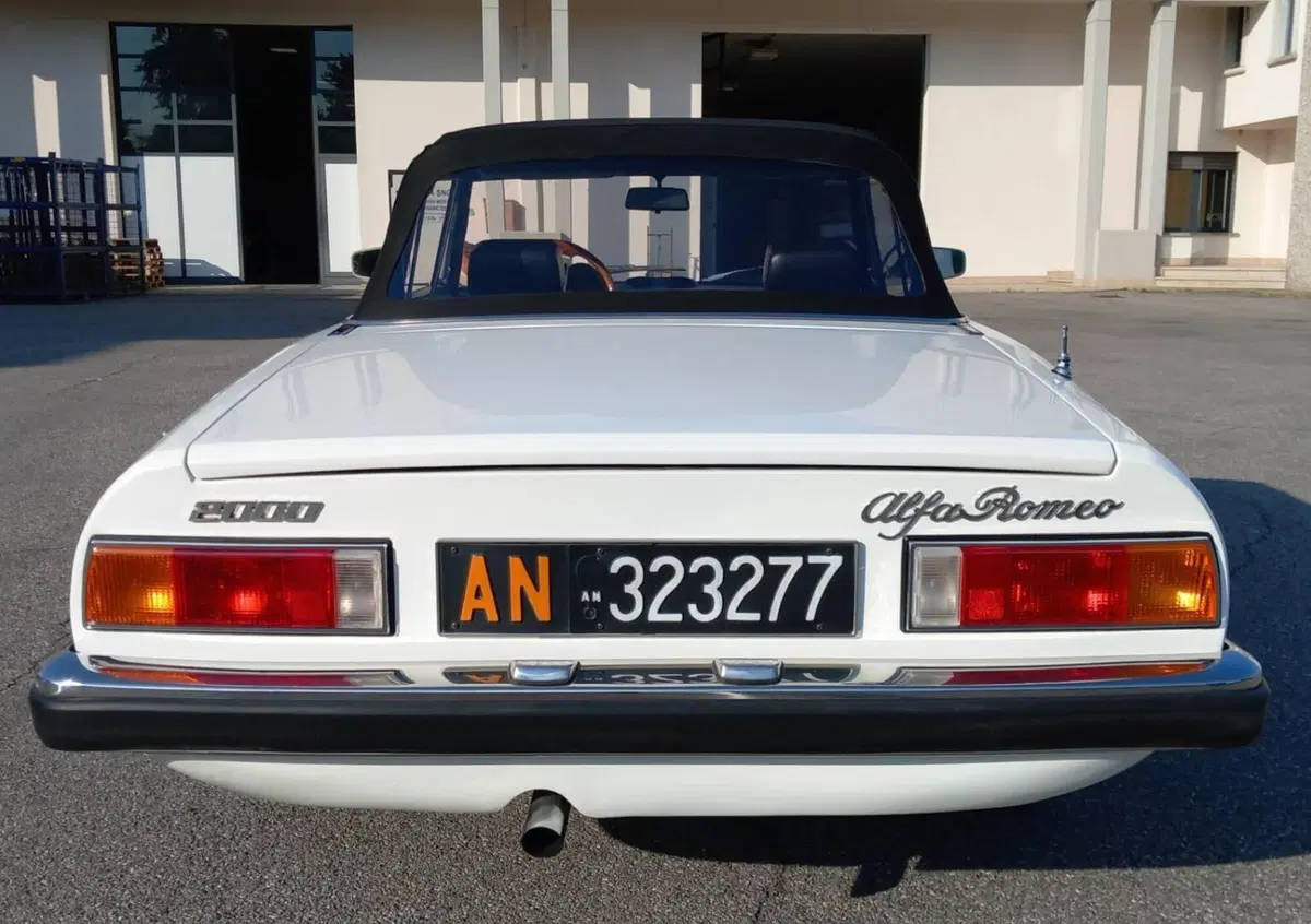Alfa Romeo Spider 2000 veloce  (4)