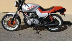 Suzuki  