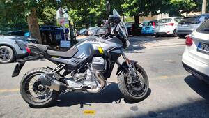 Moto Guzzi Stelvio (2024 - 25) 