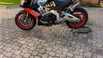 Aprilia Tuono V4 Factory (2017 - 18)