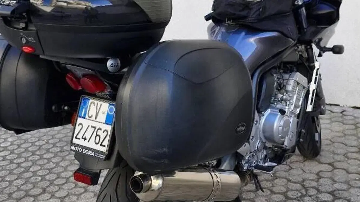 Yamaha FZS 1000 Fazer  (3)