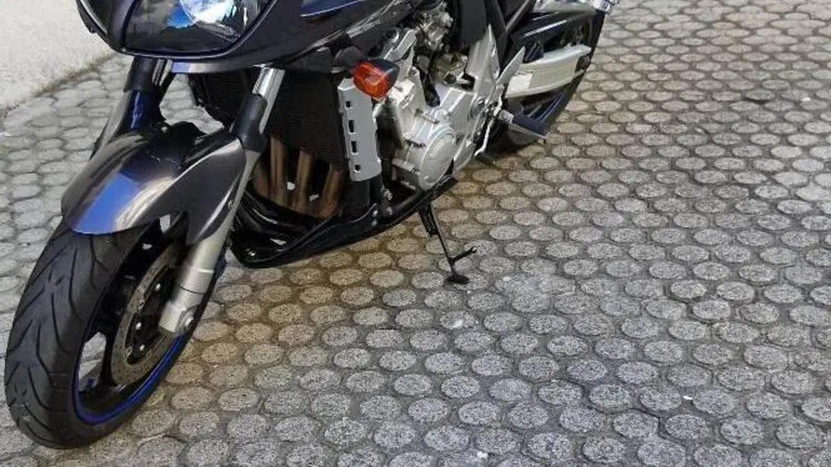 Yamaha FZS 1000 Fazer  (8)