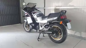 Suzuki   (4)