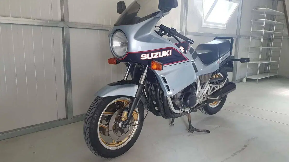 Suzuki   (6)