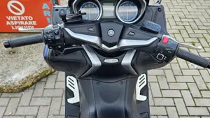Yamaha T-Max 530 DX (2017 - 19)  (4)