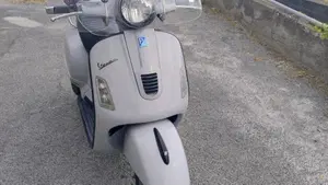 Vespa GTS 250 i.e.  (2)