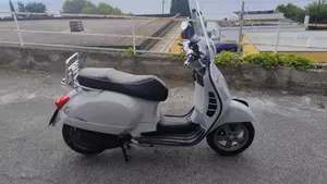 Vespa GTS 250 i.e.  (4)