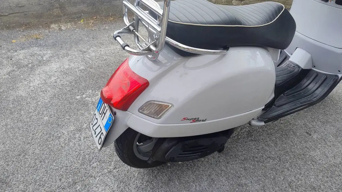 Vespa GTS 250 i.e.  (6)