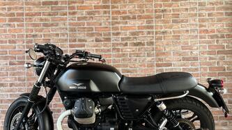 Moto Guzzi V7 II Stone (2015 - 17)